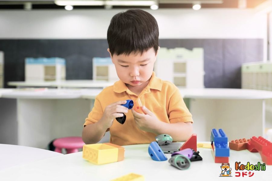 Giai đoạn bé bắt đầu tiếp xúc với môi trường nhiều hơn