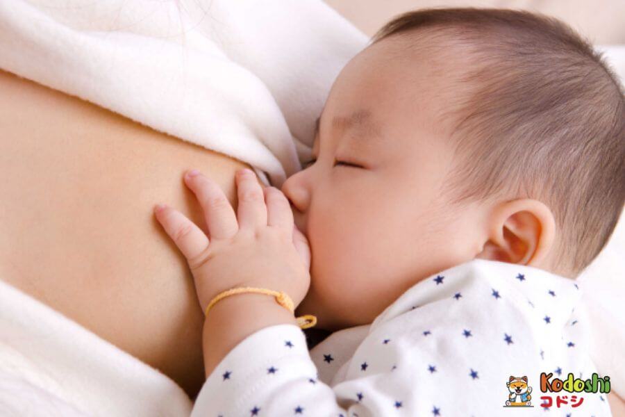 Trẻ không được bú sữa mẹ làm giảm sức đề kháng 