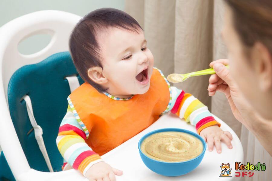 Tập cho bé ăn vào những bữa cố định 