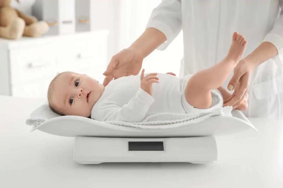 Một số yếu tố ảnh hưởng đến cân nặng của trẻ
