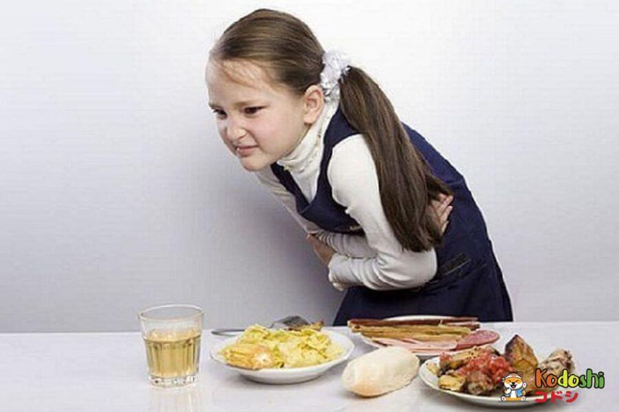 Bé dị ứng thức ăn dẫn đến tiêu chảy cấp
