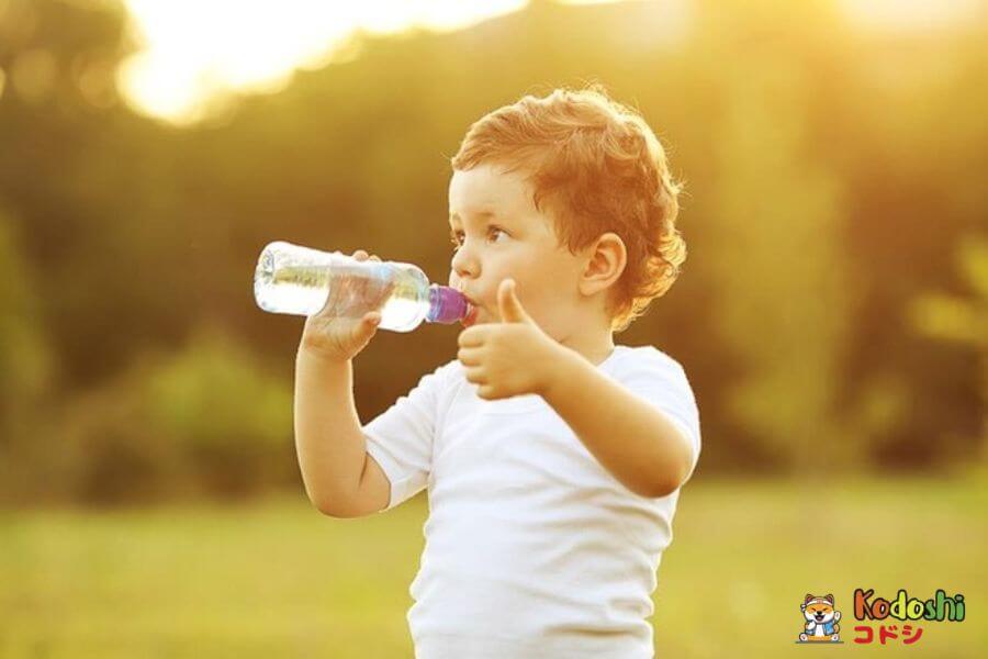 Uống nhiều nước sẽ tốt cho bé