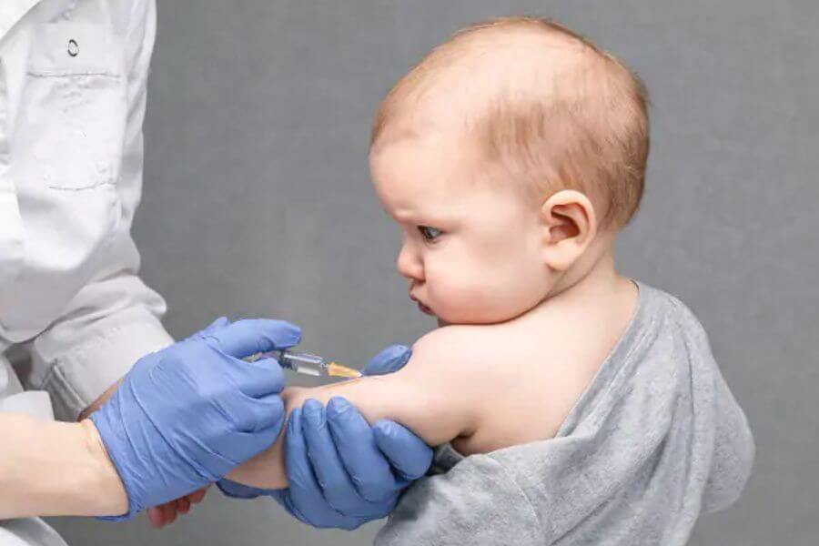 Trẻ tiêm phòng đầy đủ sẽ có đề kháng ổn định