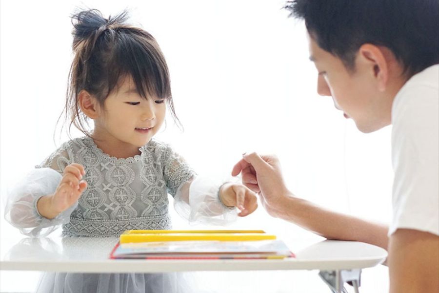 Cùng bé học tập, nghiên cứu